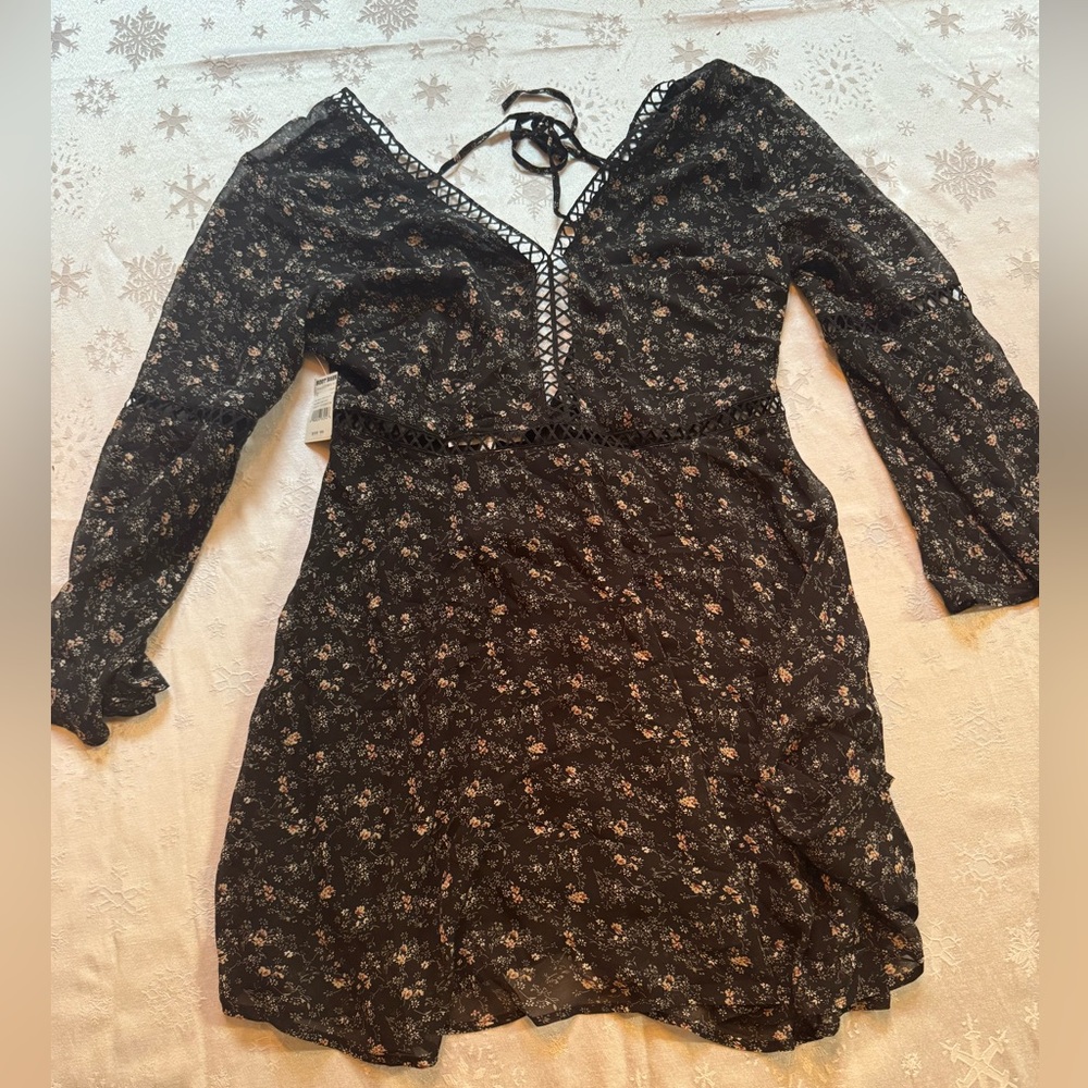 Women’s Long Sleeve Floral V-Neck Dress - Black